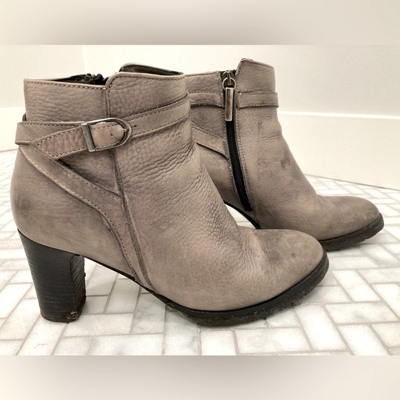 ITALIAN GREY LEATHER BOOTS - Size 7 1/2 (38 1/2) - Picture 12 of 13